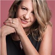 Graphic designer con 20 anni di esperienza offre lezioni on line e in presenza a Novara